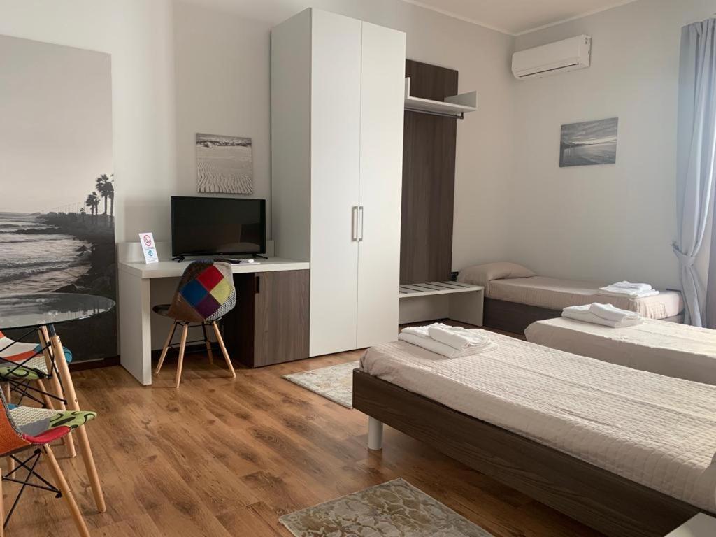 Demarete Hotel Gela Bagian luar foto
